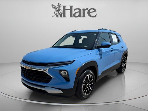 Used 2024 Chevrolet TrailBlazer LT w/ LT Cold Weather Package FWD image 1