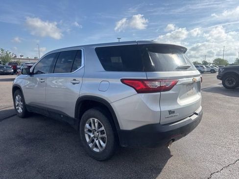 Used 2018 Chevrolet Traverse LS FWD image 5