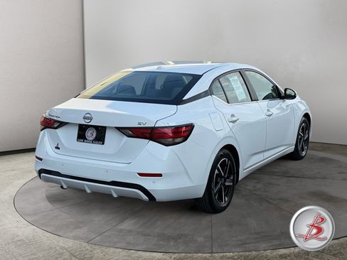 Used 2024 Nissan Sentra SV FWD image 7