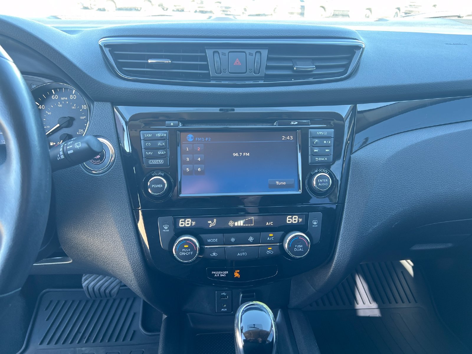 Used 2017 Nissan Rogue Sport SV w/ SV Premium Package AWD/4WD image 18