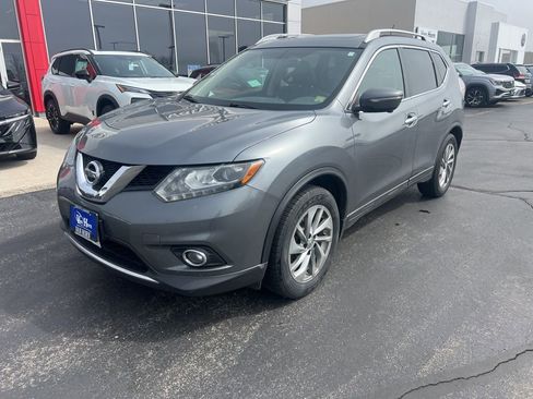 Used 2015 Nissan Rogue SL w/ SL Premium Package FWD image 2