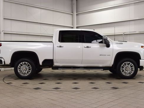 Used 2023 Chevrolet Silverado 2500 High Country w/ Safety Package II image 9