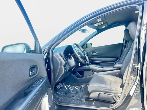 Used 2019 Honda HR-V Sport image 10