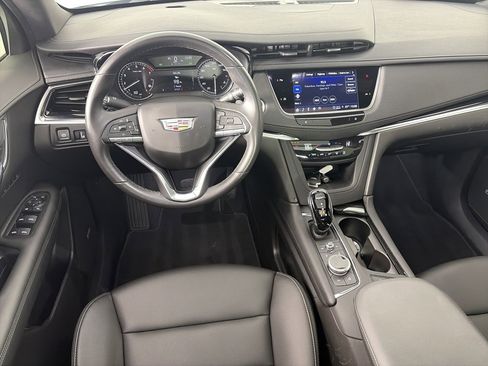 Used 2023 Cadillac XT6 Luxury image 14