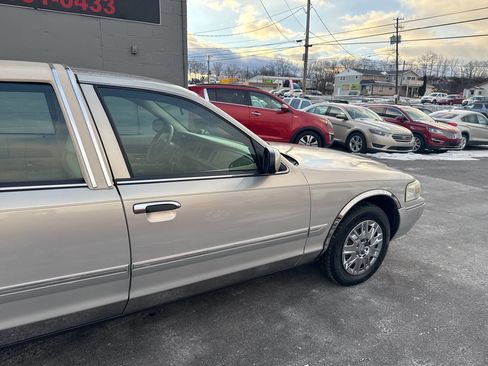 Used 2008 Mercury Grand Marquis GS image 11