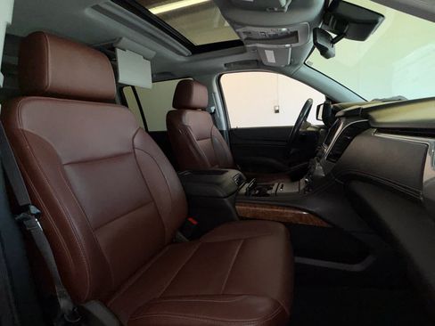 Used 2020 Chevrolet Suburban Premier w/ Premier Plus Edition AWD/4WD image 30