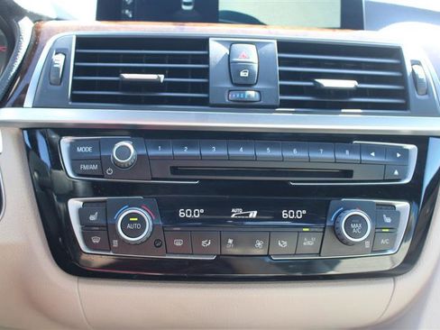 Used 2016 BMW 320i Sedan image 17