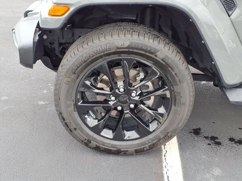 Used 2021 Jeep Wrangler Unlimited Sahara w/ Cold Weather Group image 30