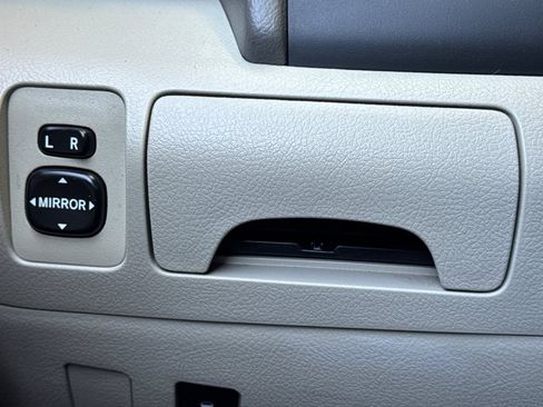 Used 2011 Toyota Camry LE image 36