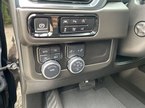 Certified 2025 GMC Yukon Denali AWD/4WD image 30