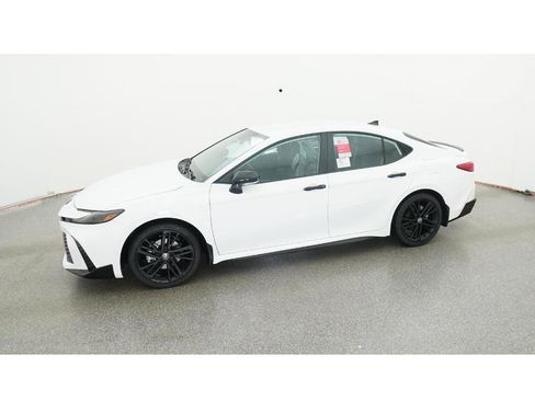New 2026 Toyota Camry Hybrid image 2