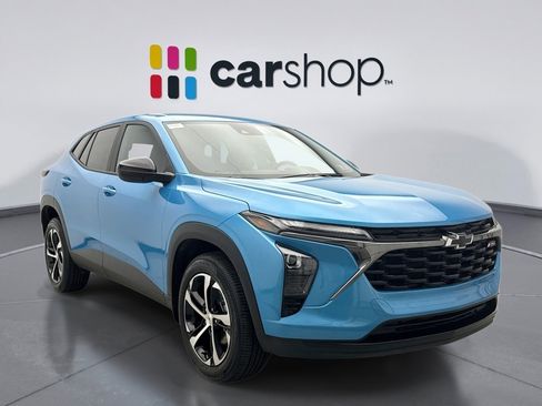 Used 2025 Chevrolet Trax RS w/ Sunroof Package FWD image 7