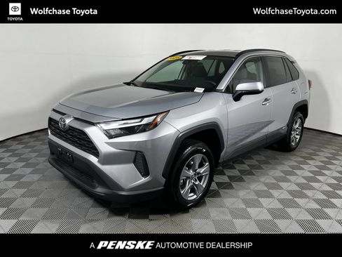 Used 2025 Toyota RAV4 XLE AWD/4WD image 1