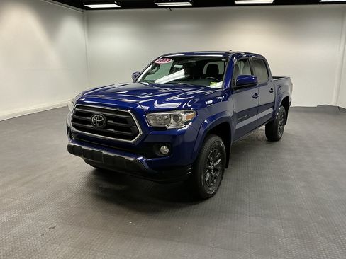 Used 2022 Toyota Tacoma SR5 w/ Black Out Package (TMS) AWD/4WD image 1