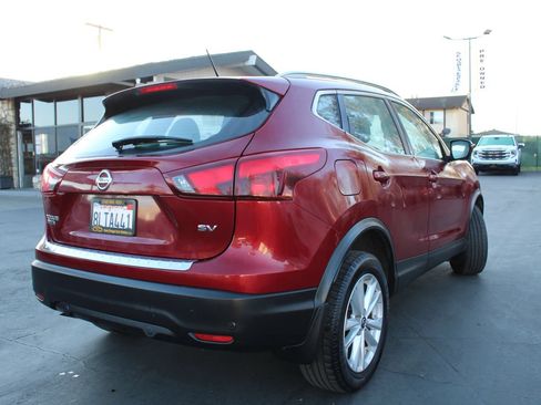 Used 2019 Nissan Rogue Sport SV w/ Technology Package FWD image 5
