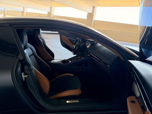 Used 2024 Aston Martin DB12 Coupe RWD image 18