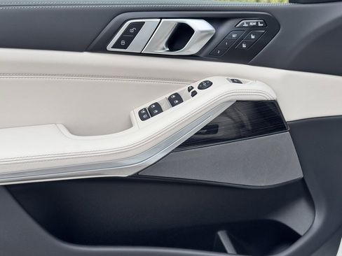 Used 2026 BMW X7 xDrive40i w/ Executive Package image 15