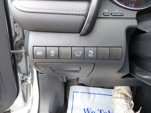 Used 2019 Toyota Camry XSE FWD image 25