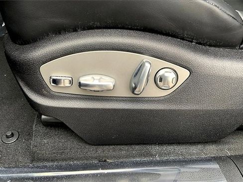 New 2025 Porsche Macan image 31