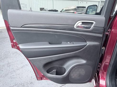 Used 2021 Jeep Grand Cherokee Laredo X image 30