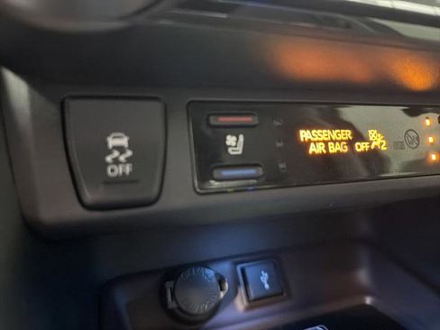 Used 2022 Toyota RAV4 Limited image 8