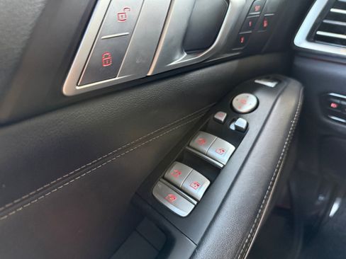 Used 2019 BMW X7 xDrive40i w/ M Sport Package AWD/4WD image 22
