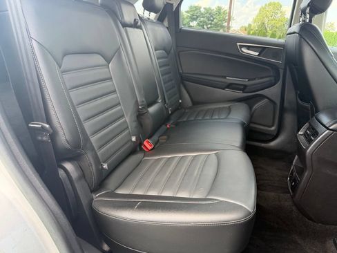 Used 2017 Ford Edge SEL w/ Equipment Group 201A AWD/4WD image 12