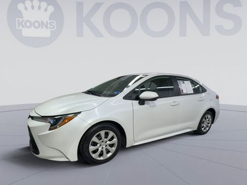Used 2024 Toyota Corolla LE FWD image 5