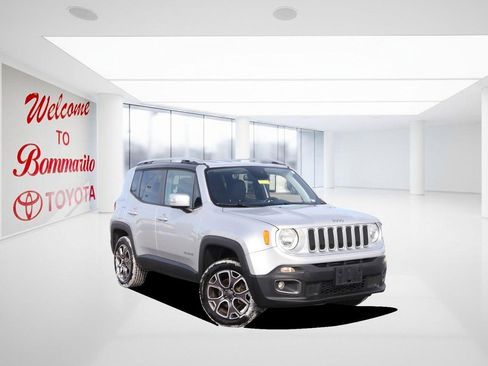 Used 2018 Jeep Renegade Limited image 2