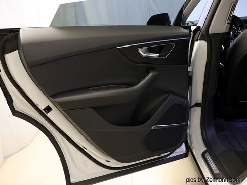 Used 2022 Audi Q8 Premium Plus image 30