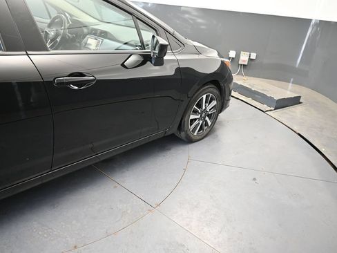 Used 2025 Nissan Versa SV FWD image 20