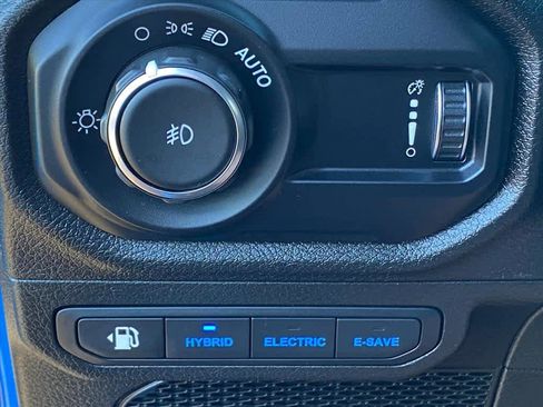 Used 2024 Jeep Wrangler Unlimited image 15