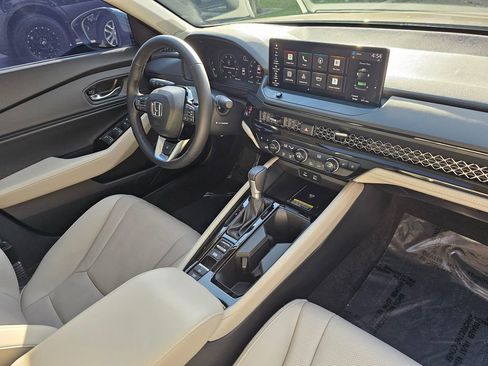 Used 2025 Honda Accord Touring image 10