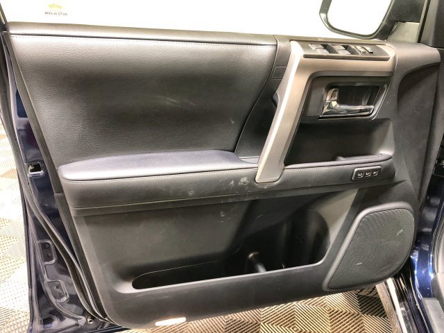 Used 2020 Toyota 4Runner Limited AWD/4WD image 29