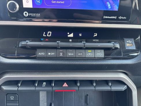Used 2022 Toyota Tundra SR5 w/ SR5 Convenience Package AWD/4WD image 65