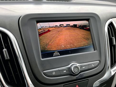 Used 2020 Chevrolet Equinox LS w/ LS Convenience Package image 28