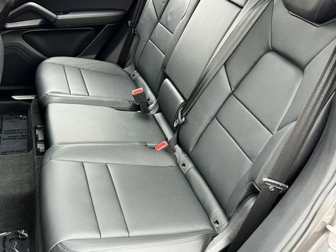 Used 2025 Porsche Cayenne image 17