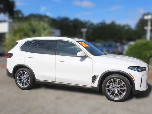 Used 2025 BMW X5 xDrive40i AWD/4WD image 4