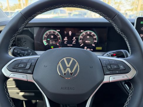 New 2026 Volkswagen Tiguan SE image 30