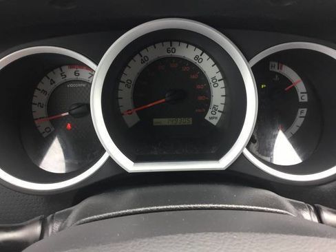 Used 2013 Toyota Tacoma 4x4 Double Cab w/ TRD Sport Pkg image 16