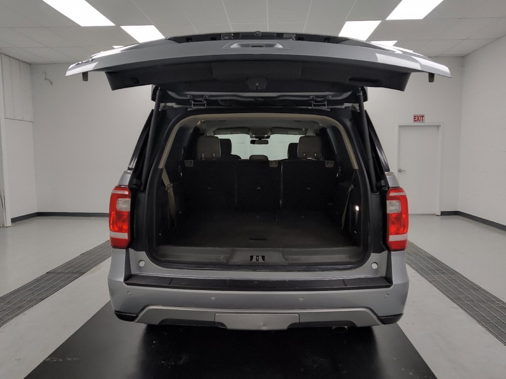 Used 2020 Ford Expedition XLT w/ Equipment Group 202A AWD/4WD image 29
