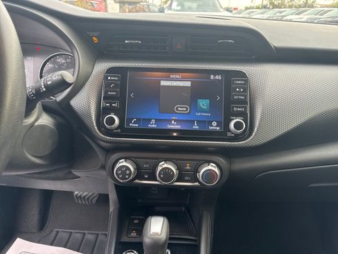 Certified 2023 Nissan Kicks SV image 17