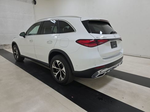 Used 2025 Mercedes-Benz GLC 350e 4MATIC image 8