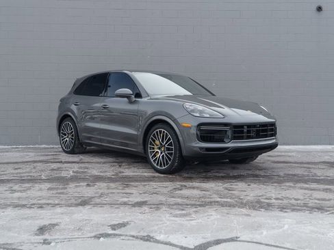 Certified 2020 Porsche Cayenne Turbo S image 9