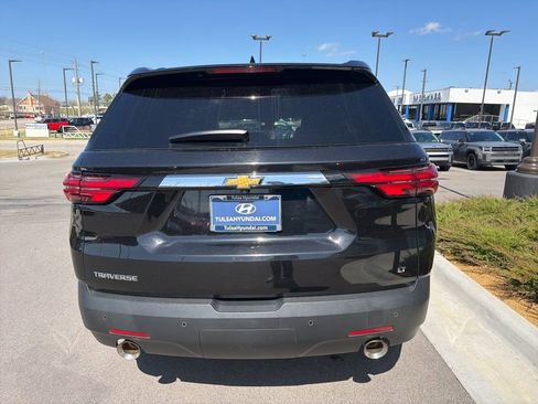 Used 2023 Chevrolet Traverse LT image 7