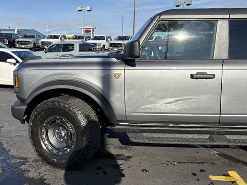 New 2025 Ford Bronco Badlands w/ Sasquatch Package AWD/4WD image 12