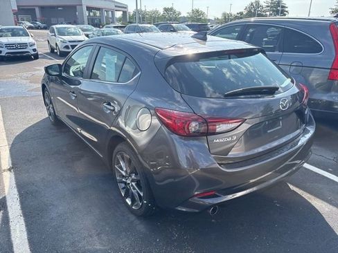 Used 2018 MAZDA MAZDA3 Touring FWD image 4