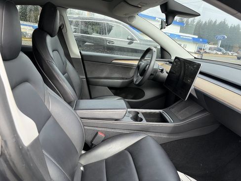 Used 2022 Tesla Model Y Performance image 9