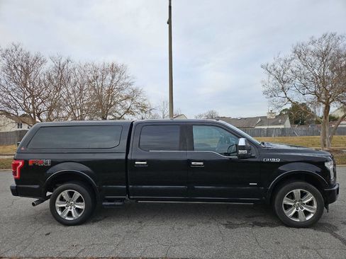 Used 2017 Ford F150 Platinum w/ Equipment Group 701A Luxury image 7