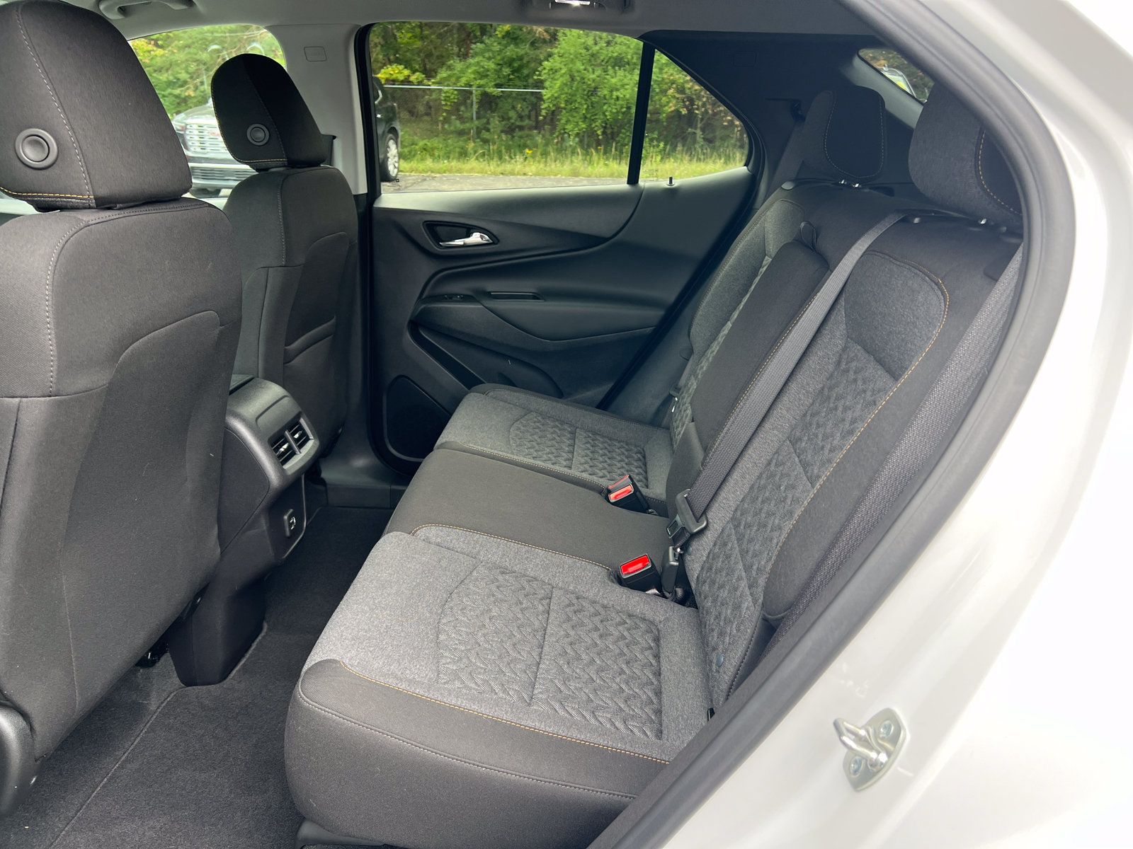 Used 2024 Chevrolet Equinox LT FWD image 4